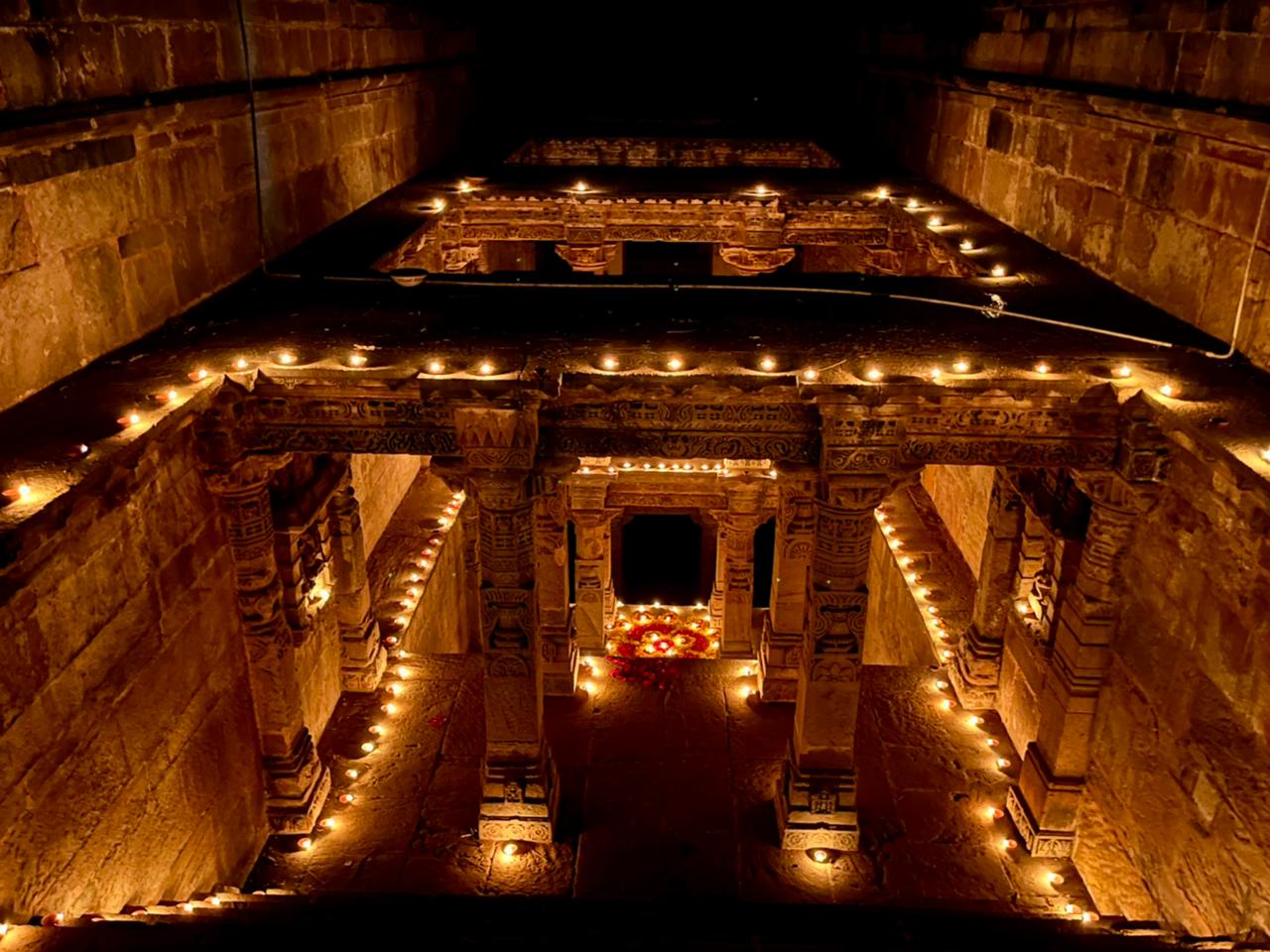 World Heritage Day: Patan's 'Trikam Barotni Vav' lit up at night, Aarti Kari water was worshiped