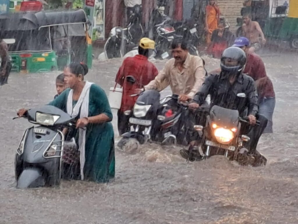 Ahmedabad-Heavy-rain 06