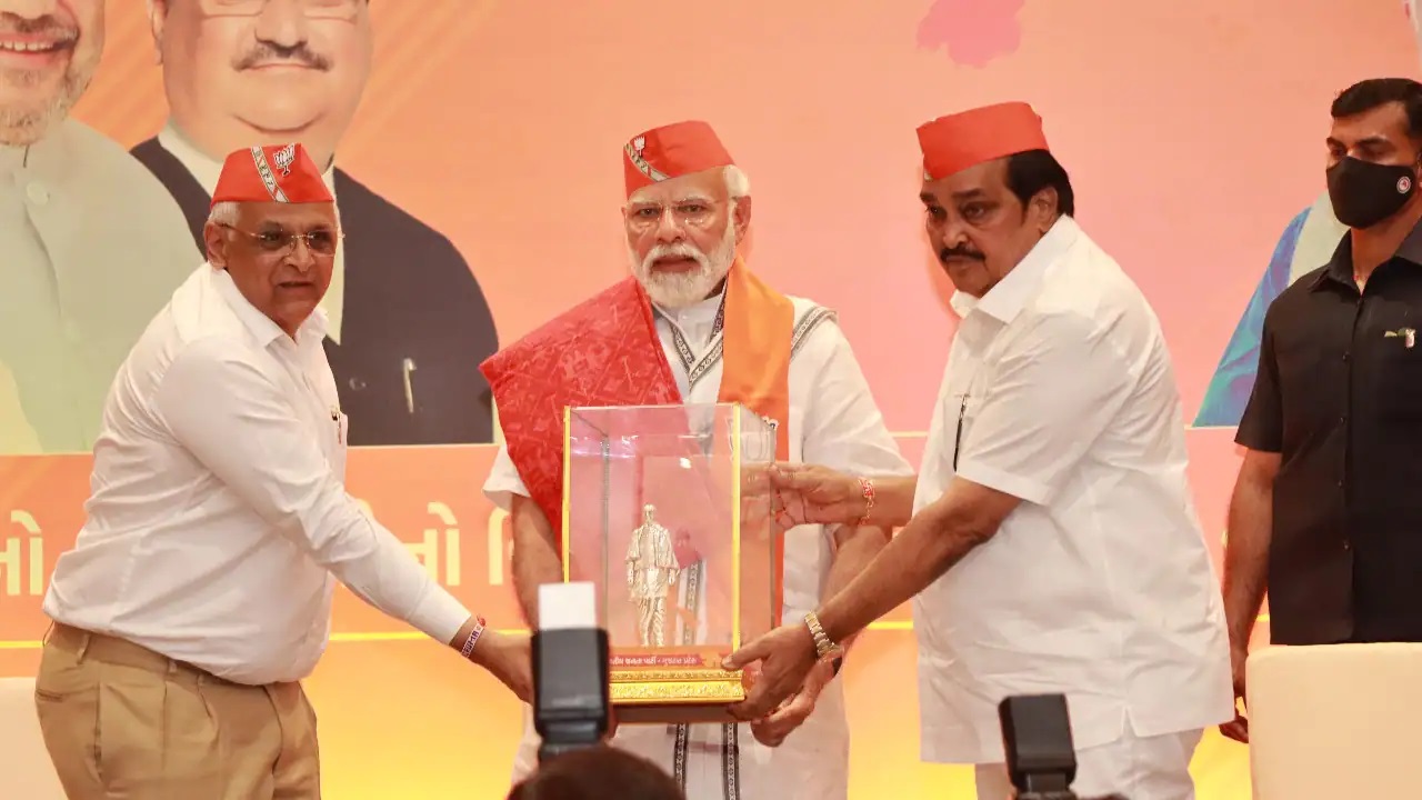 pm-modi-and CR Patil Hum dekhenge