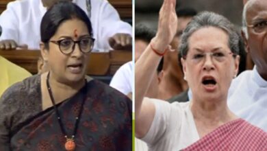 Smriti Irani vs Sonia Gandhi