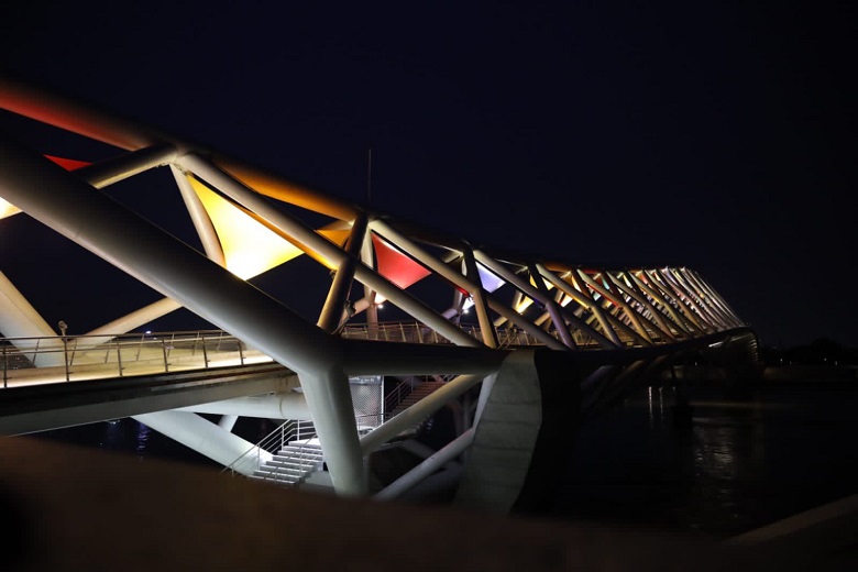 Ahmedabad foot over bridge 03