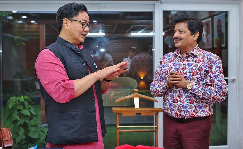 Kiran Rijiju fan Udit Narayan