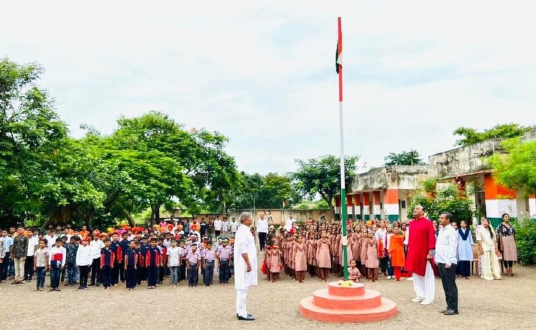 flag hoisting