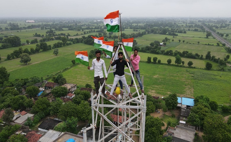 અનોખી સલામી