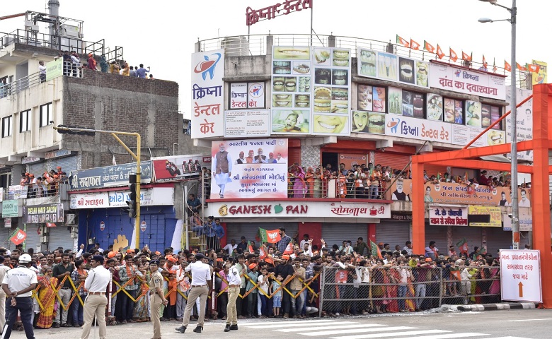 PM Modi Road Show in Surat 02