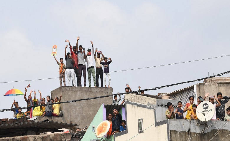 PM Modi Road Show in Surat 08