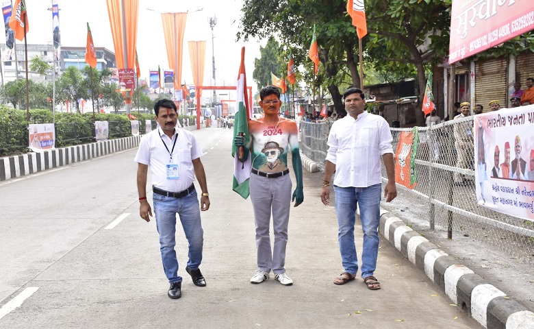 PM Modi Road Show in Surat