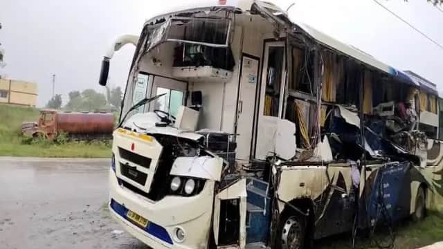 horrific_road_accident_in_chhattisgarh_1662956741