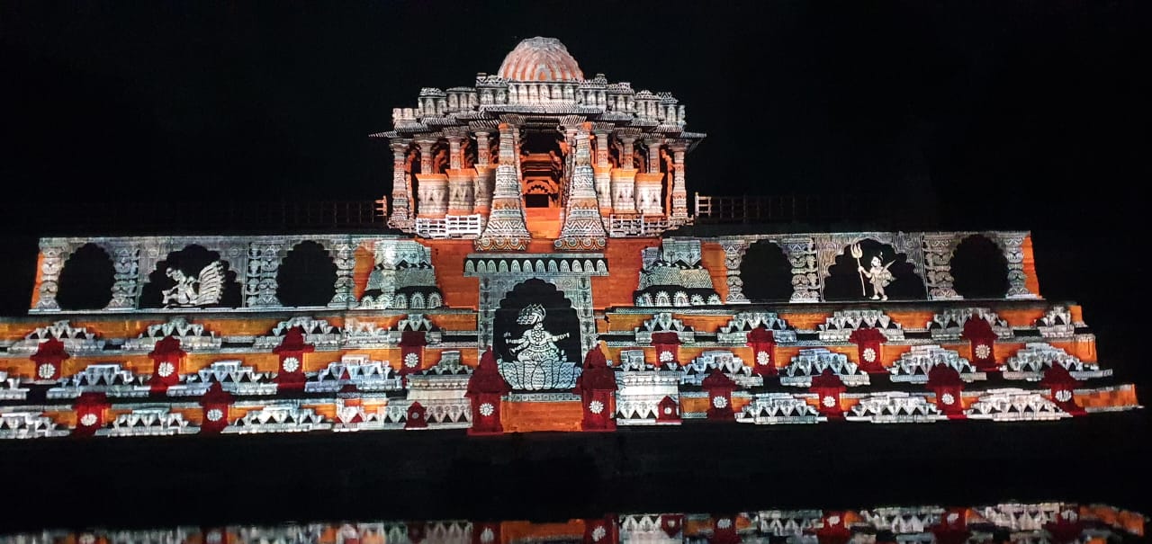 MODHERA LIGHT SHOW