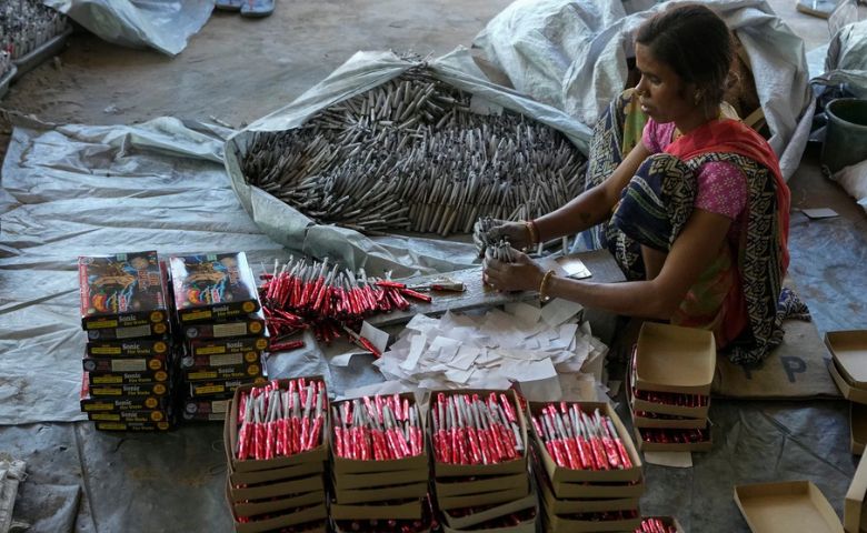 Firecrackers - Hum Dekhenge News