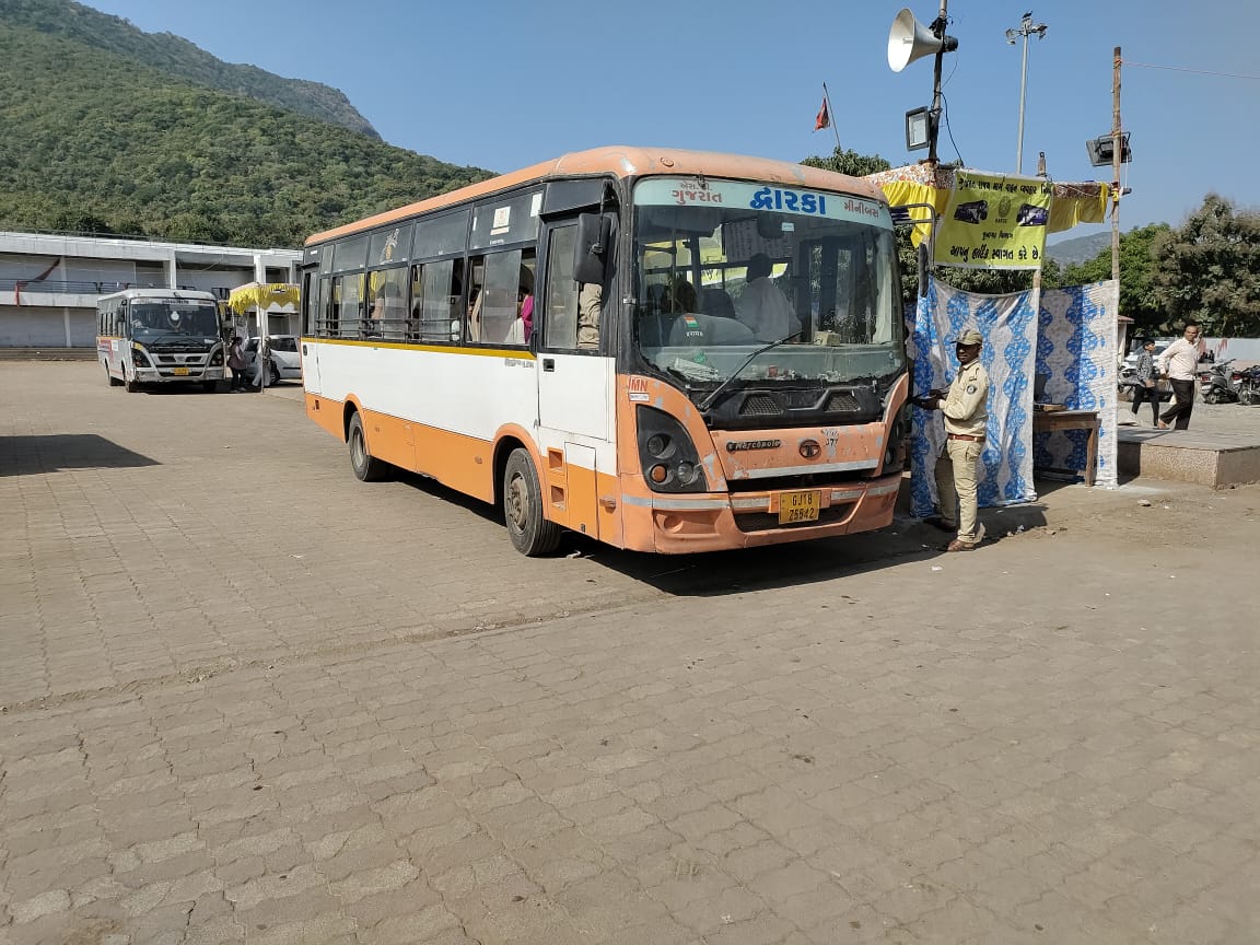 ST Bus For  Lili Parikrama
