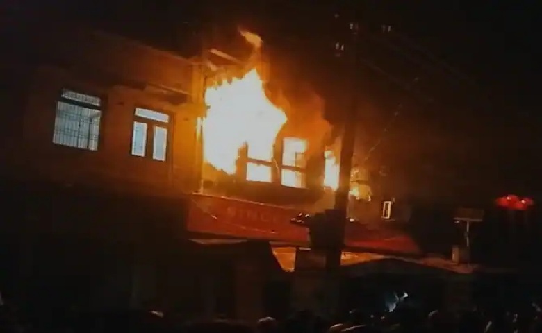 Fire in Firozabad Hum Dekhenege