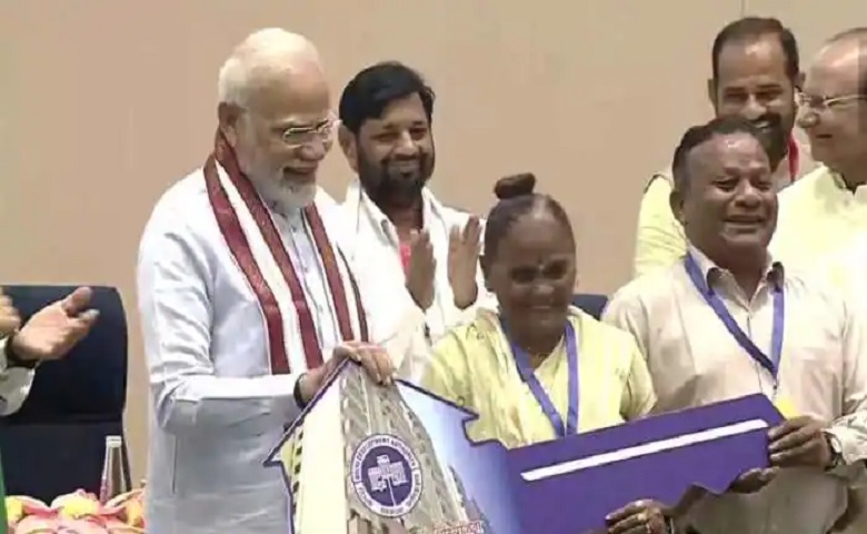 PM Modi inaugurates EWS flats