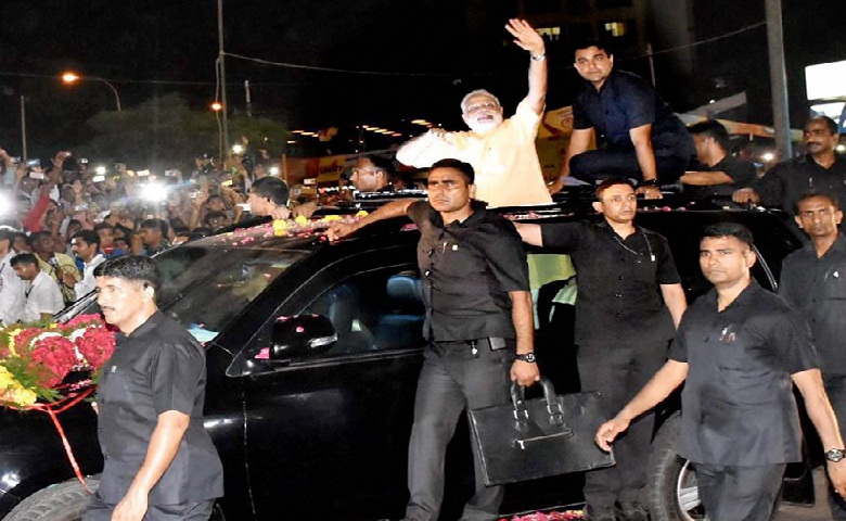 Pm Road Show In Surat Hum Dekhenege