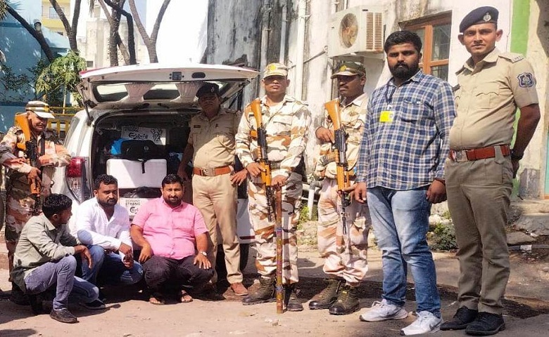 Una Police MLA Car Hum Dekhenege