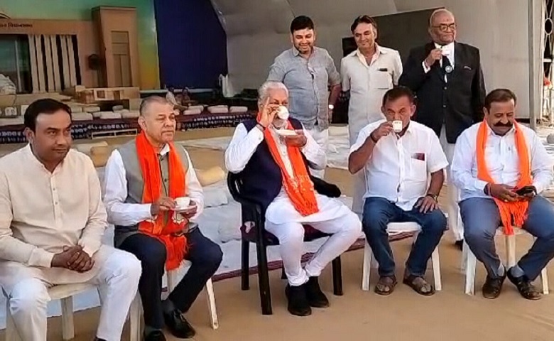 ભાજપ નેતાઓ સાથે પરેશા ધાનાણીએ પીધી ચા