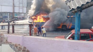 મણિનગરમાં Burning BRTS: અફરાતફરીનો માહોલ hum dekhenge news