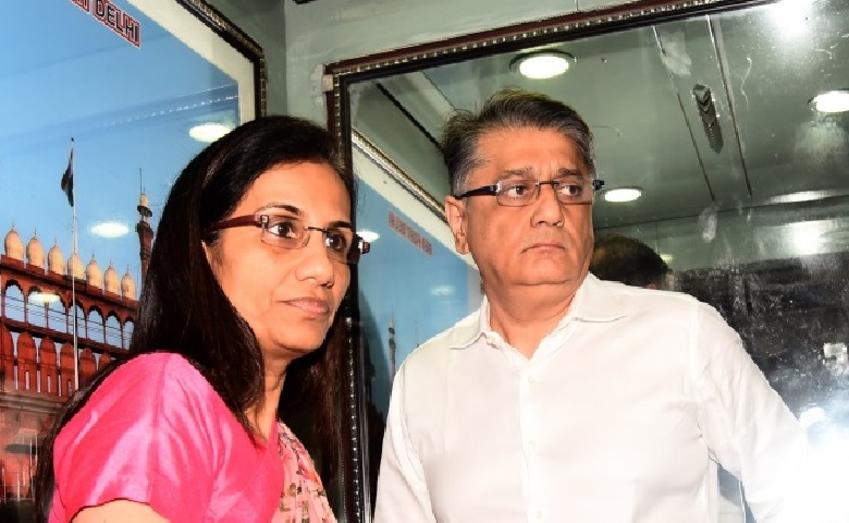 Chanda Kochar And Dipak Kochar Hum Dekhenege