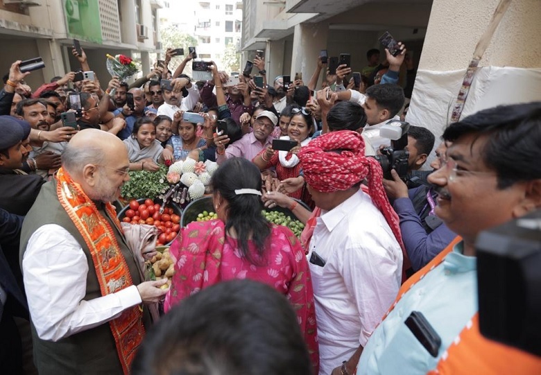 Amit Shah on Uttrayan Ahmedabad Hum Dekhenge News