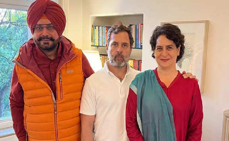 Navjot Singh Sidhu, Rahul and Priyanka Gandhi