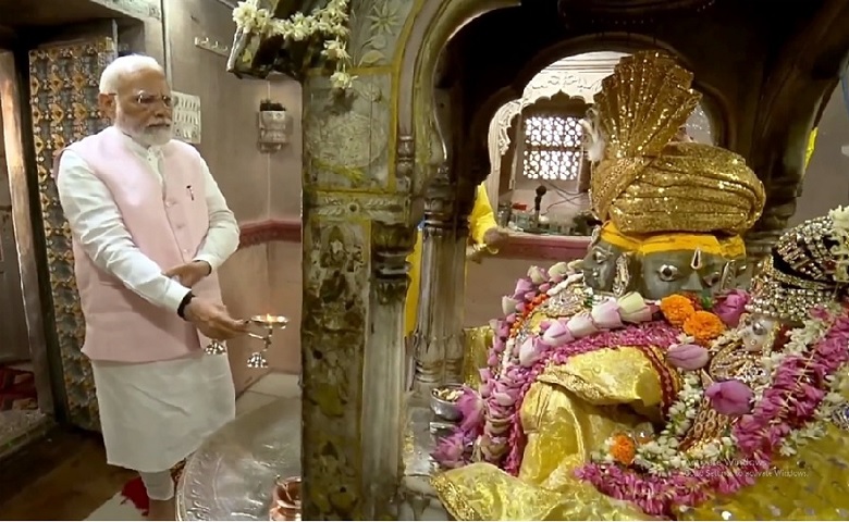 PM Modi offers prayers at Brahma temple