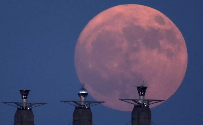 આ વર્ષે દેખાશે વધુ ત્રણ Supermoon: જાણો શું હોય છે સુપરમૂન? hum dekhenge news