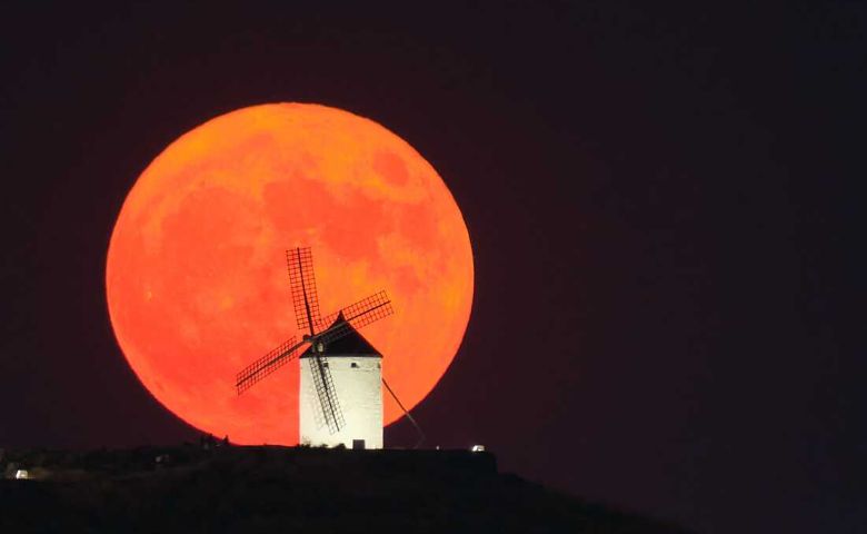 આ વર્ષે દેખાશે વધુ ત્રણ Supermoon: જાણો શું હોય છે સુપરમૂન? hum dekhenge news