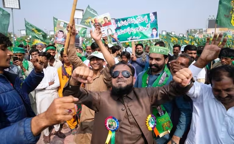 Nawaz Sharif's Supporters