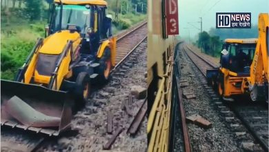 JCB running on train track-HDNEWS