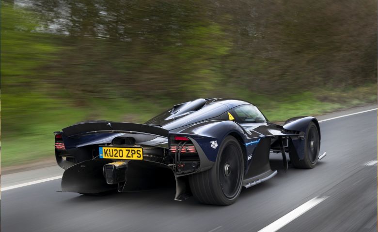 Aston Martinની Valkyrie Hypercarનો મેન્ટેનન્સ ખર્ચ જ છે કરોડો, તો